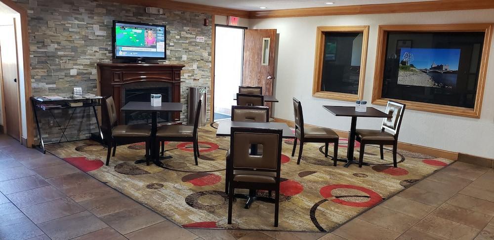 Econo Lodge Airport Cedar Rapids Esterno foto