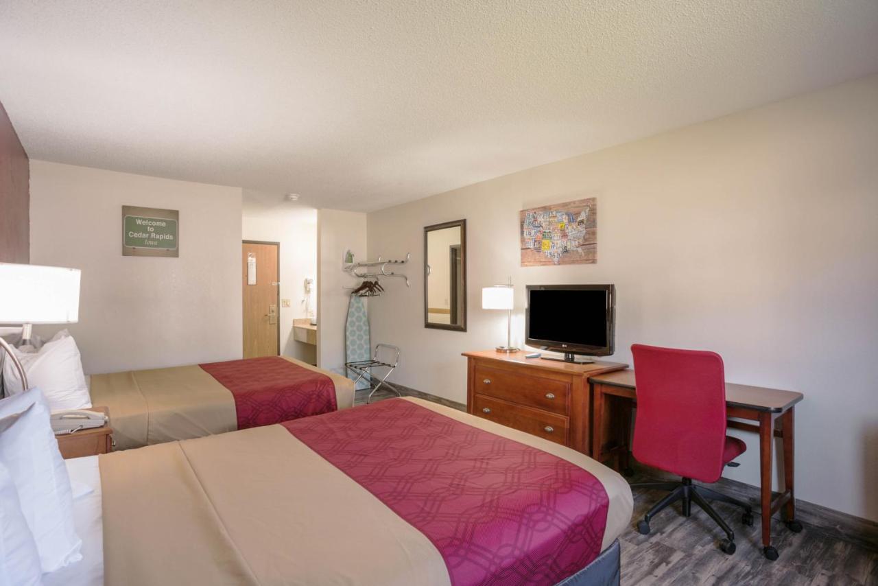 Econo Lodge Airport Cedar Rapids Esterno foto