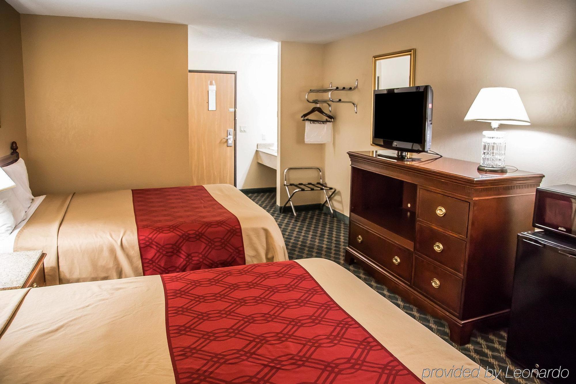 Econo Lodge Airport Cedar Rapids Esterno foto