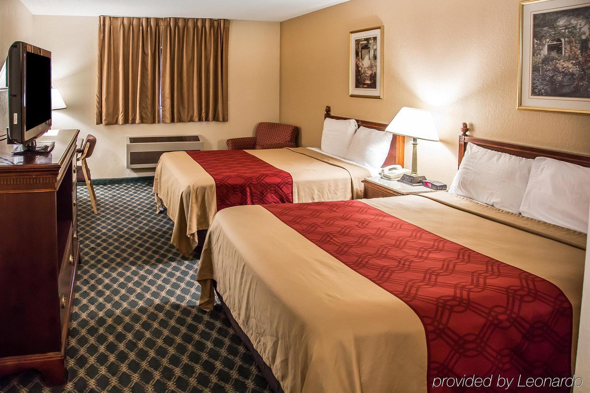 Econo Lodge Airport Cedar Rapids Esterno foto
