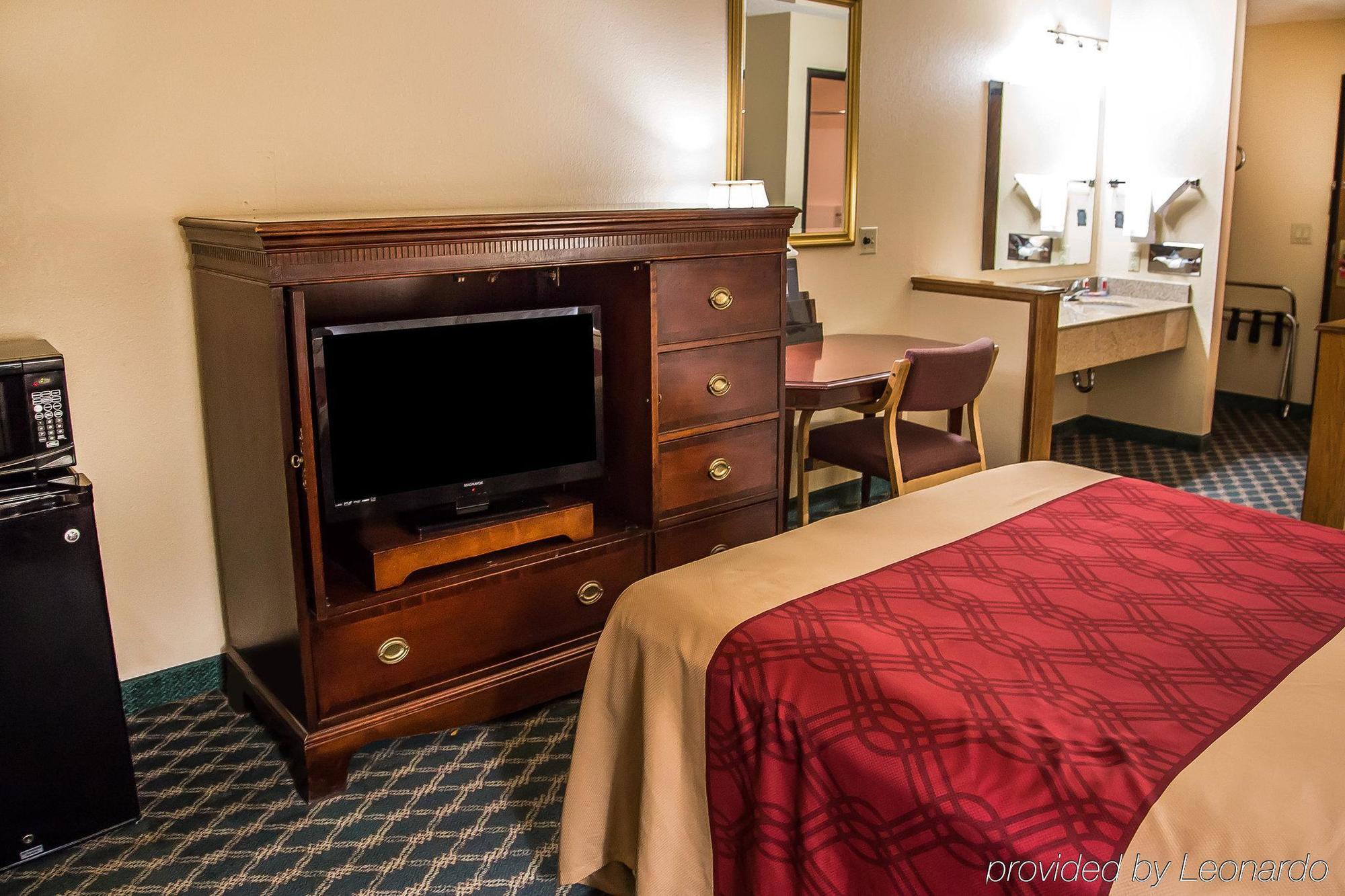 Econo Lodge Airport Cedar Rapids Esterno foto