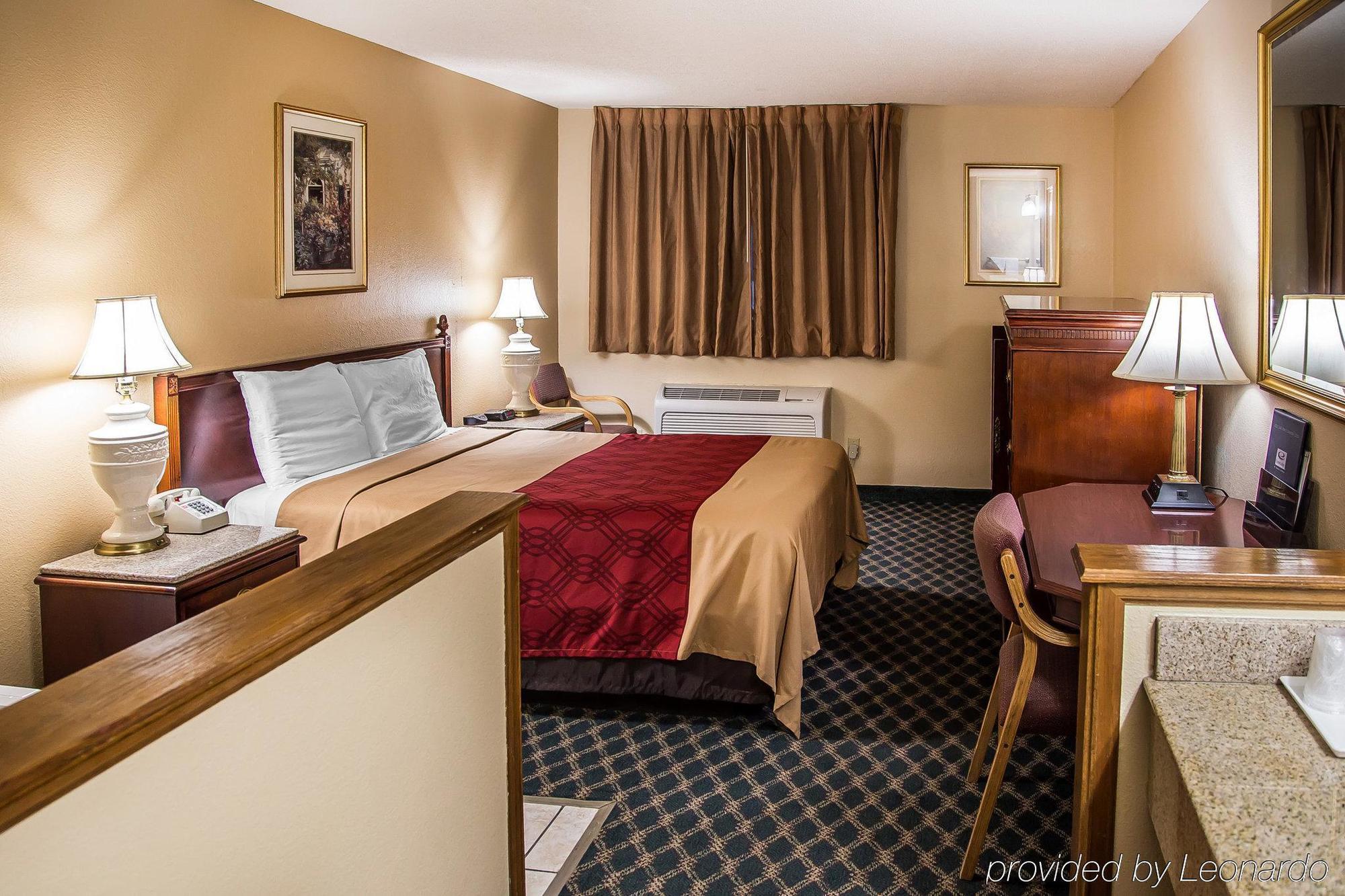Econo Lodge Airport Cedar Rapids Esterno foto
